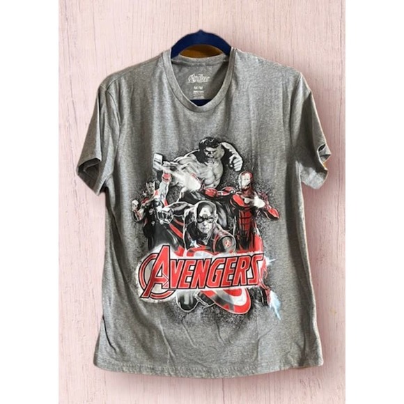 Marvel Comics Avengers SuperHeros Men's T-Shirt-Size M - Picture 1 of 3
